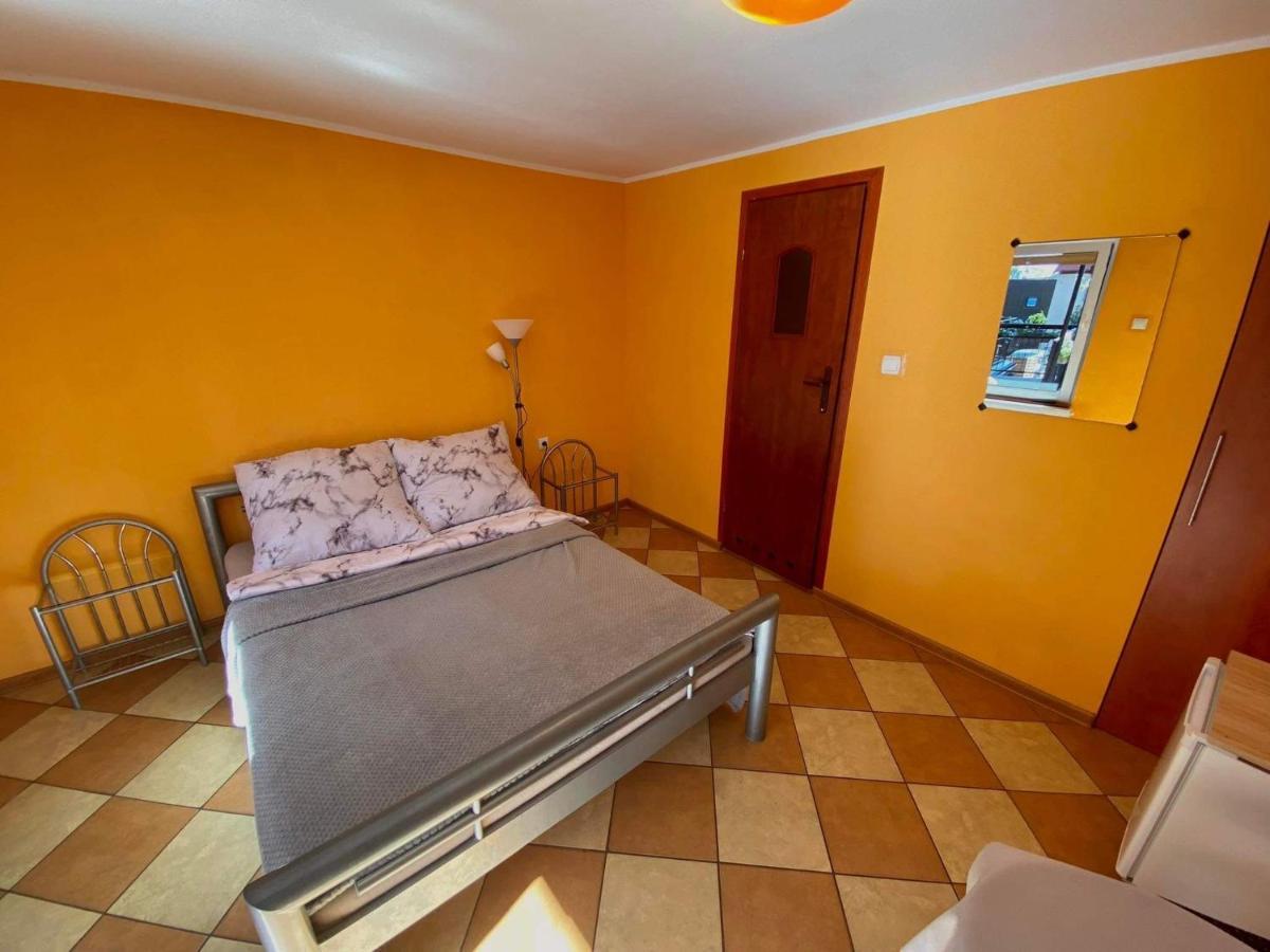 Pokoje Goscinne Marcin Łeba Exterior foto