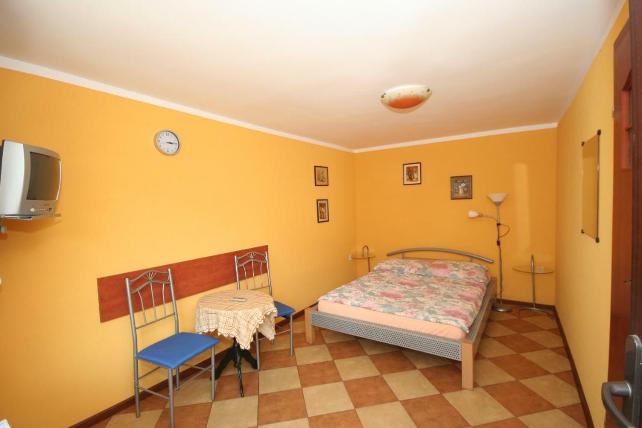 Pokoje Goscinne Marcin Łeba Exterior foto